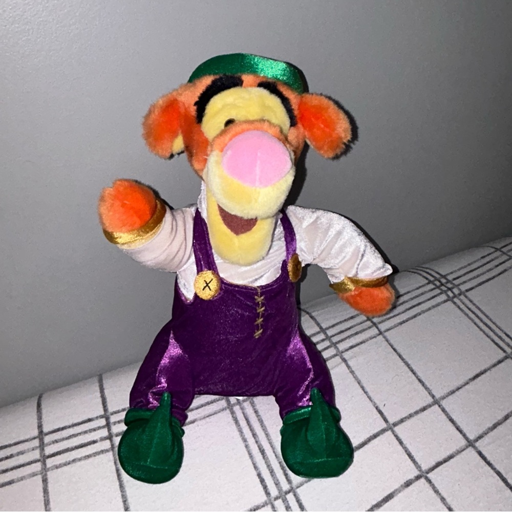 Disney Parks Exclusive Elf Tigger Plush